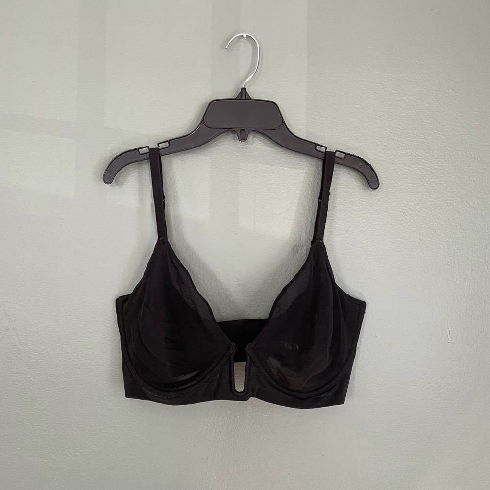 SKIMS Black Plunge Underwire Bra - Picture 2 of 4